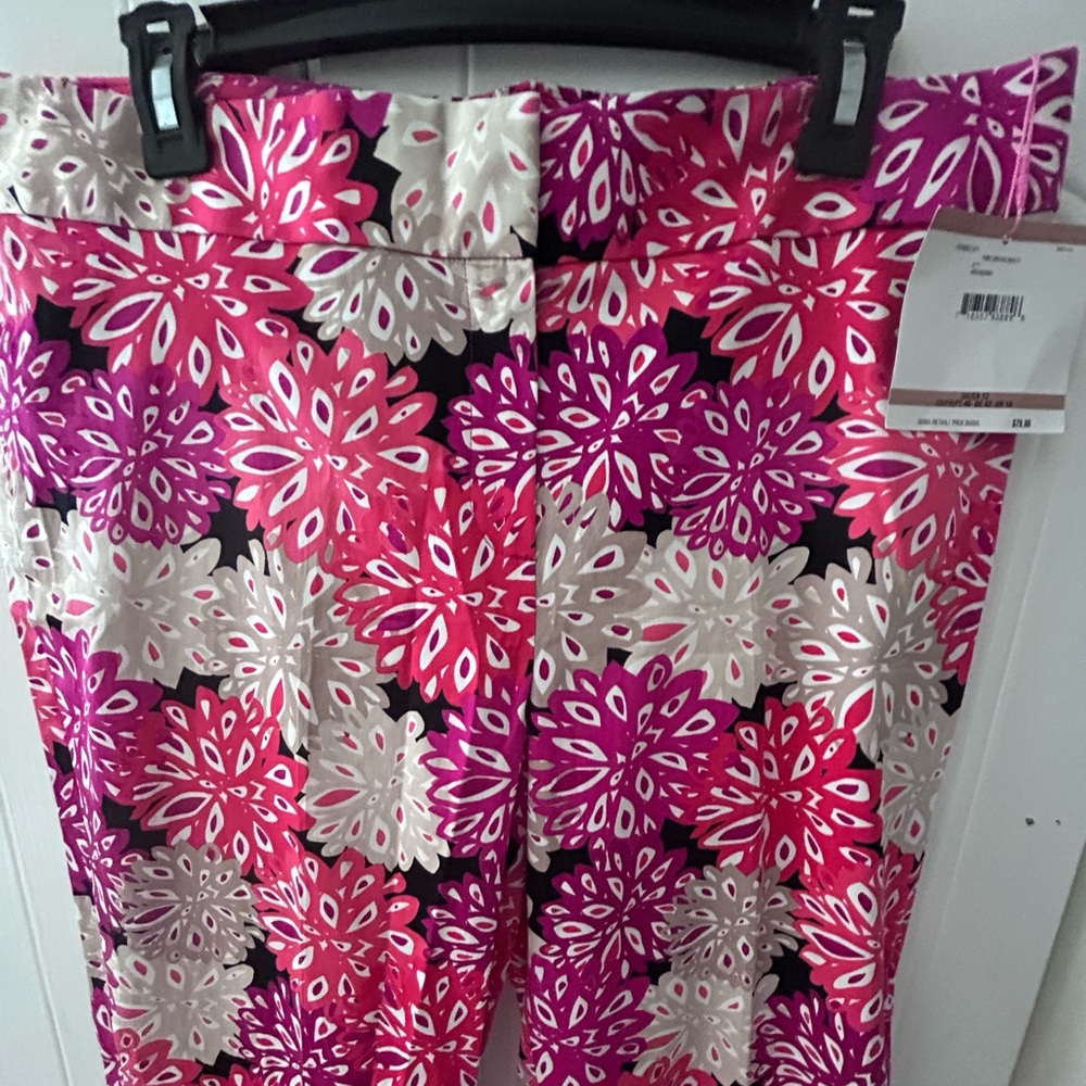 NWT PAPPAGALO Colorful Floral Pants W/Tailored Waist and Tapped Legs, Flattering - Picture 5 of 11